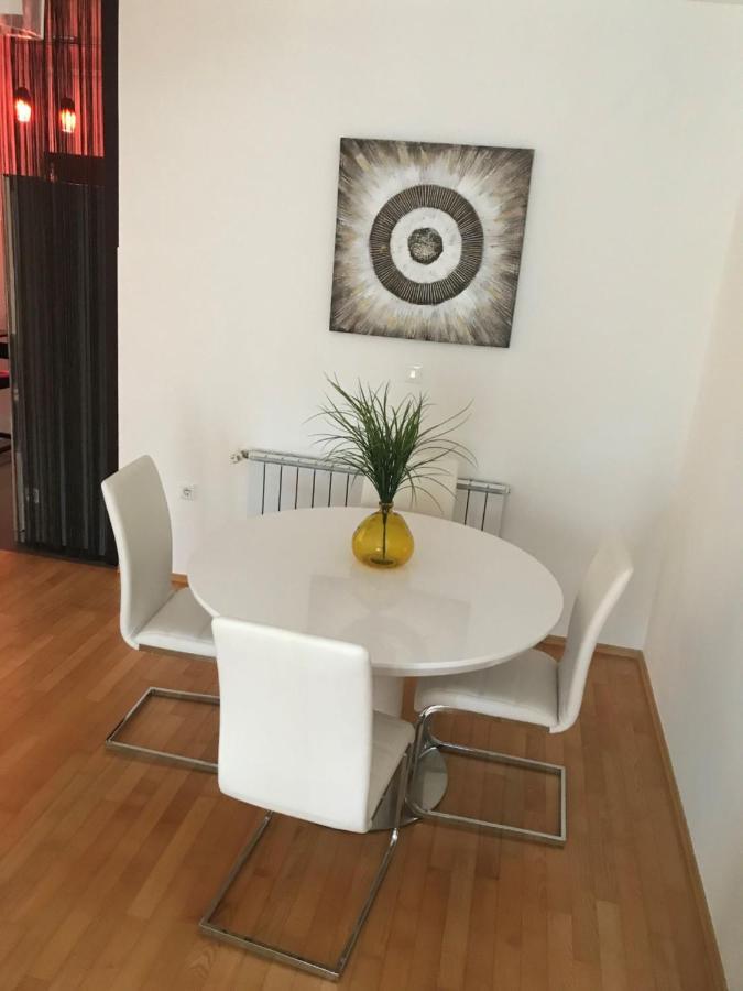 Apartment Angela With Private Garage Slot PUY Exterior foto